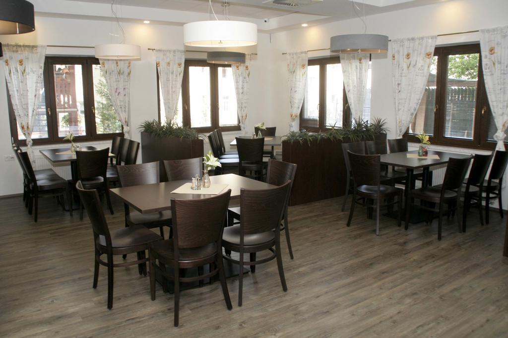 Penzion Aladdin Teplice Exterior foto