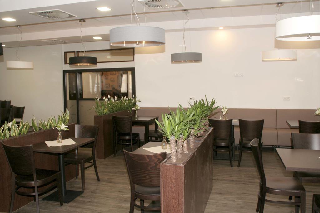 Penzion Aladdin Teplice Exterior foto